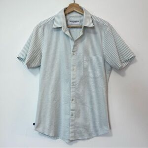 Mizzen + Main Made In America Seersucker Front Pocket Button Up Shirt